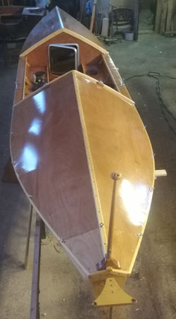 Merisoutuvene pituus 7'5m leveys 1.5m paino 230kg